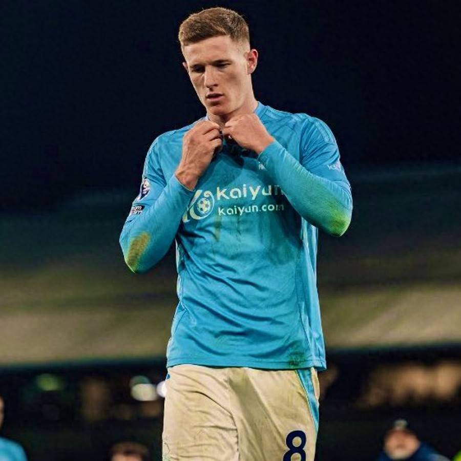 1亿英镑对决!曼联为击败曼城拼了,但砸钱买人真的能解决问题吗?